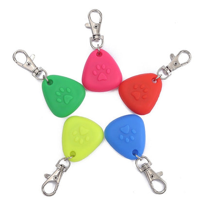 Electroluminescent silicone triangular pendant for night walks